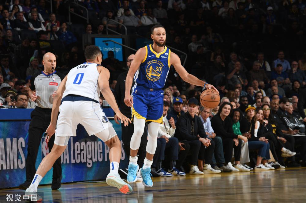 曼城展开更 曼城展开更